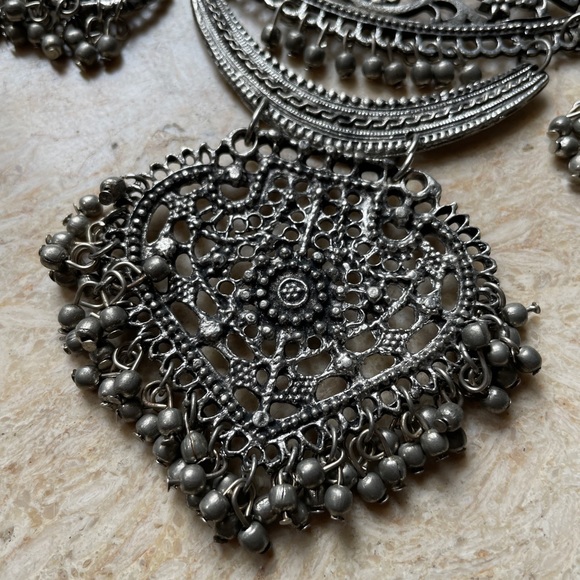 Silver Layerd Necklace - Picture 10 of 13